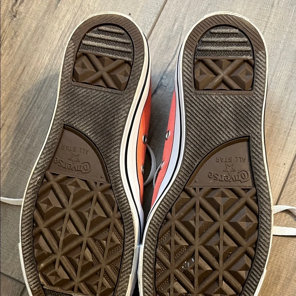 EUC Converse All Star Women’s 10/Men’s 8Vibrant Salmon Sneakers - Picture 3 of 4